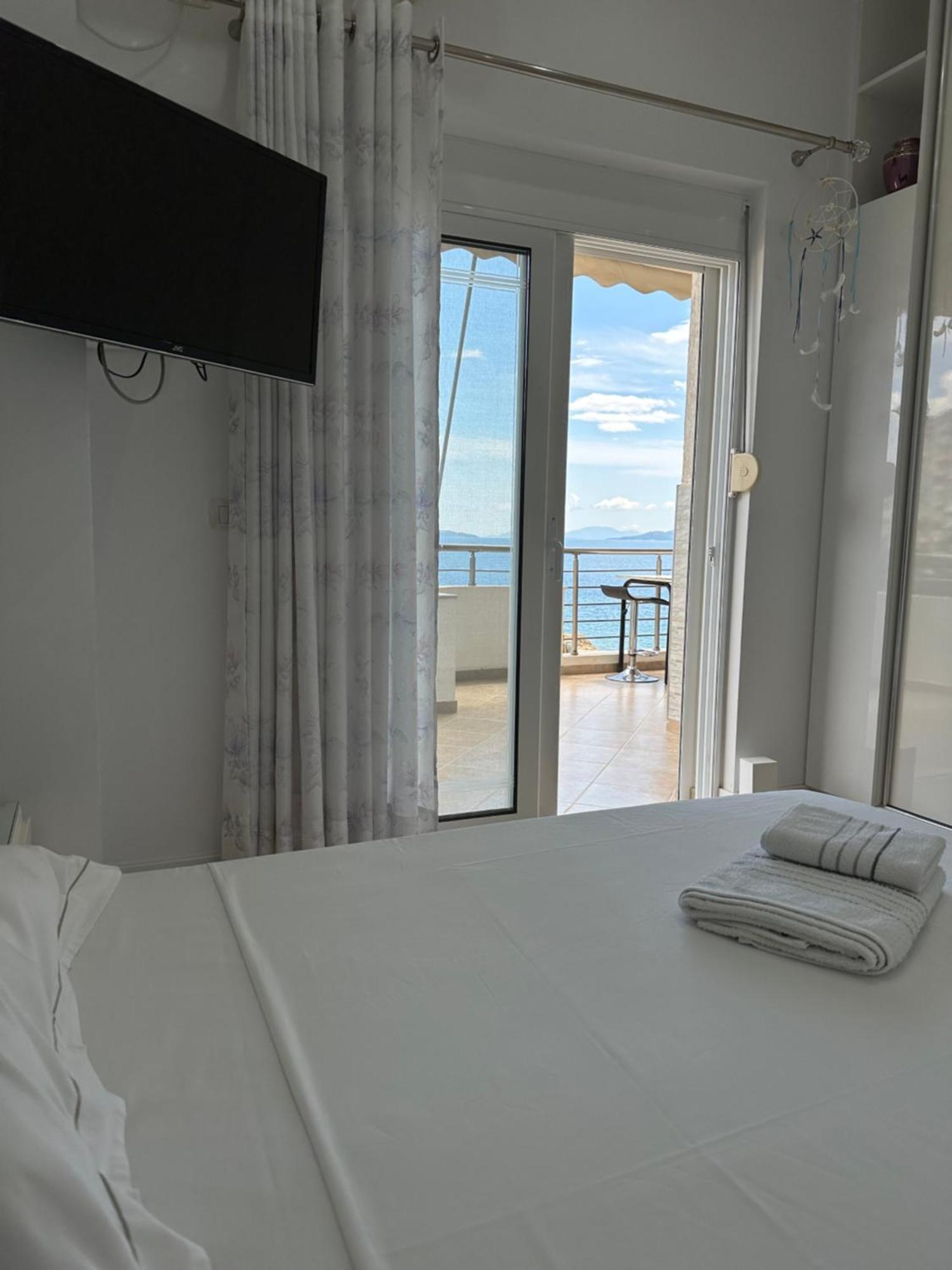 Apartamento Luxy Coral Aparts Sarandë Exterior foto